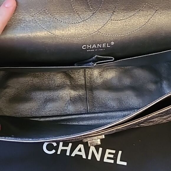 CHANEL Reissue Flap Bag Quilted Metallic Aged Calfskin 2.55 - Picture 10 of 17